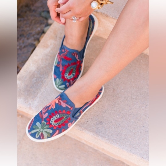 😊 Sofft Women's Somers Slip On Shoes Boho Denim Canvas Embroidered 8.5 - Picture 1 of 16